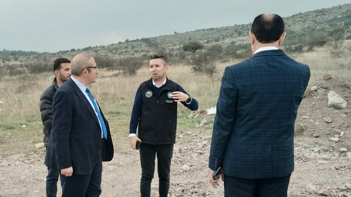 Gönen Organize Tarım Bölgesi hizmet binası ve çevre düzenlemelerine ilişkin çalışmalar yerinde incelendi.